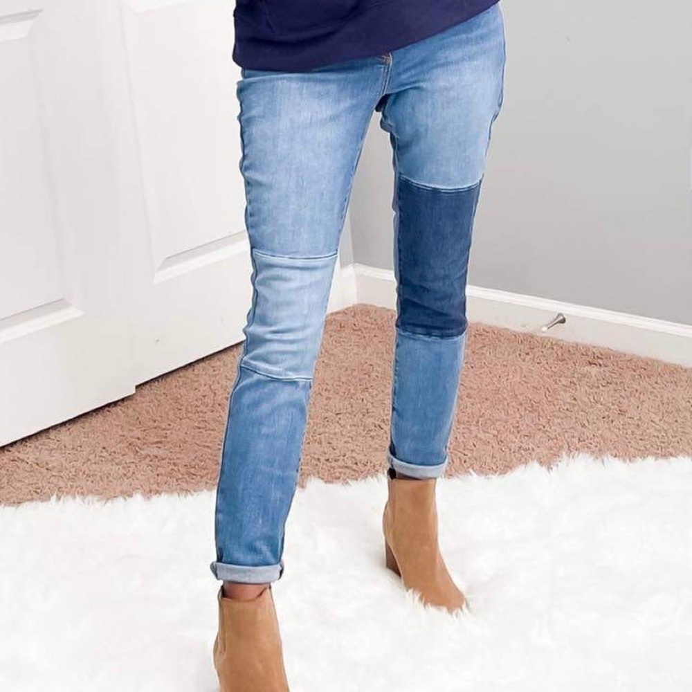 NWT Women's High-Rise Skinny Patched Jeans - Universal Thread Light Wash